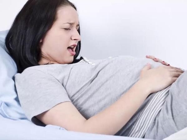 Mẹ bầu cần biết - Ra máu báo bao lâu thì sinh? Dấu hiệu nào cho biết ra máu báo khác trong thai kỳ?